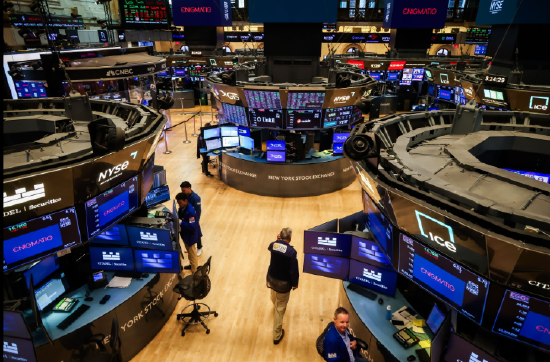 美国股市：标普500指数再攀历史新高 美股成交量创纪录第三高